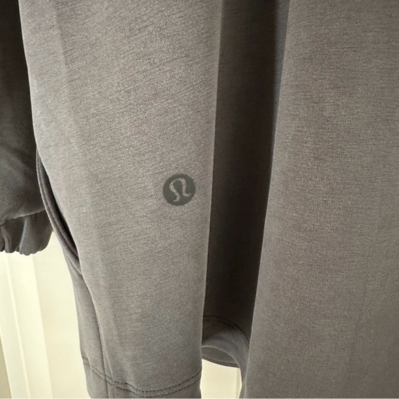 Lululemon Cinch-Waist Softstreme Jacket (Graphite Grey, 8) - Picture 7 of 10